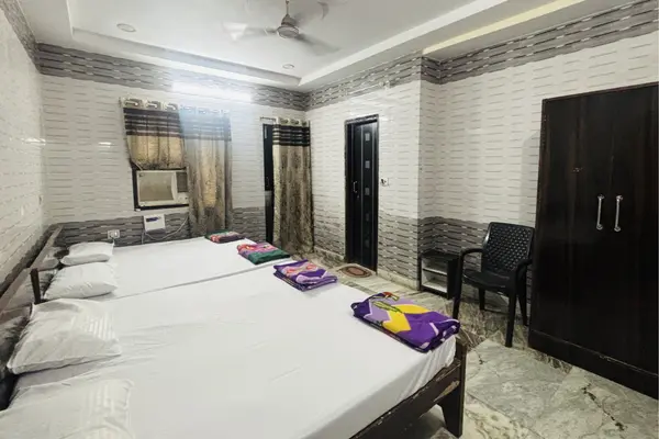 6 beds AC family room at Kadva Patel Samaj Dwarka Gujarat